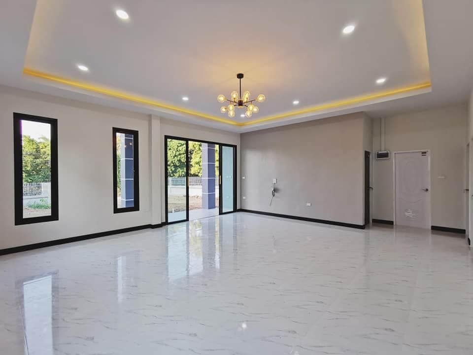 طلاء داخلي لجدار بألوان عصرية في الجبيل